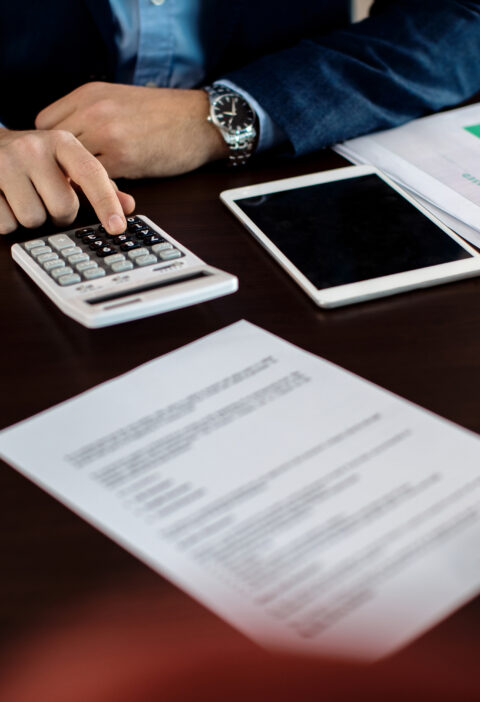 Kalkylator, papper, penna